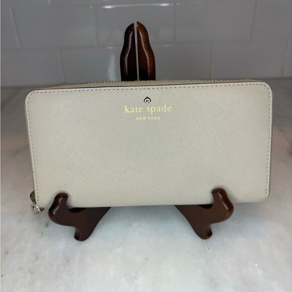 Kate Spade Cream Leather Continental Full Zip Wallet - Picture 1 of 10